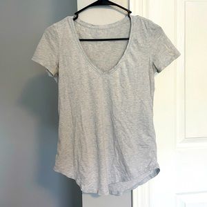 Lululemon size 2 Classic Fit V Neck Shirt